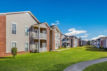 Building exterior view Building exterior view at Piedmont Park Apartments, Hattiesburg, 39401 - Photo Gallery 4