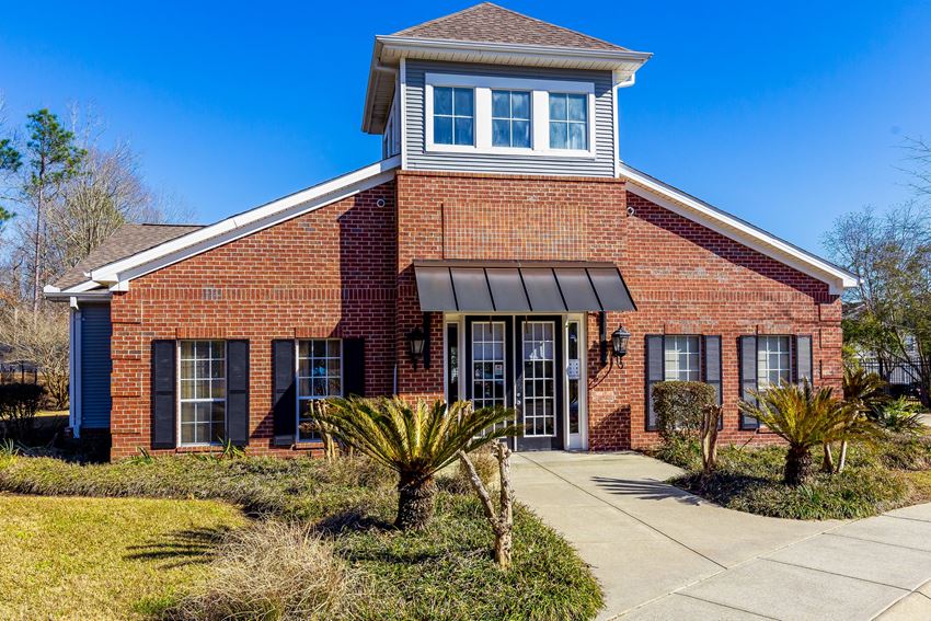 Leasing office at Piedmont Park Apartments, Hattiesburg, Mississippi - Photo Gallery 1