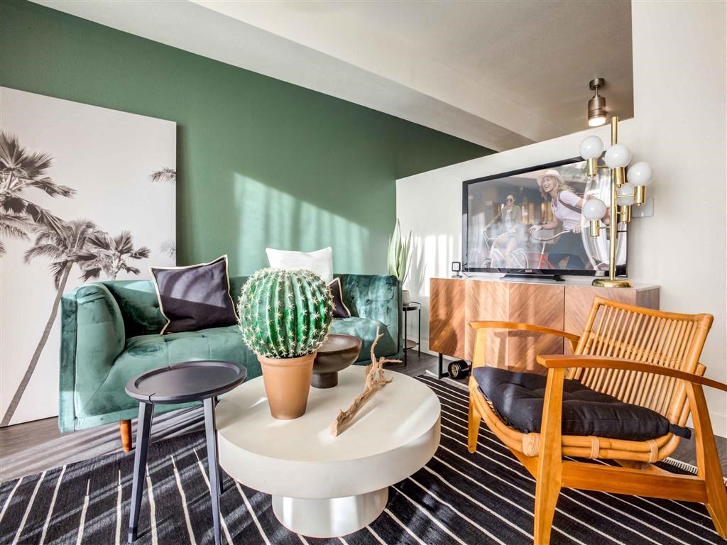 Circa Central Avenue