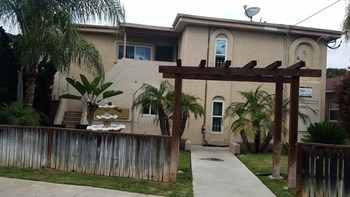 4840 West Mountain View Drive 1-2 Beds Apartment for Rent