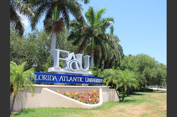 Lilac Village Carriage Walk Apartments 1400 Nw 13th Street Boca Raton Fl Rentcafe