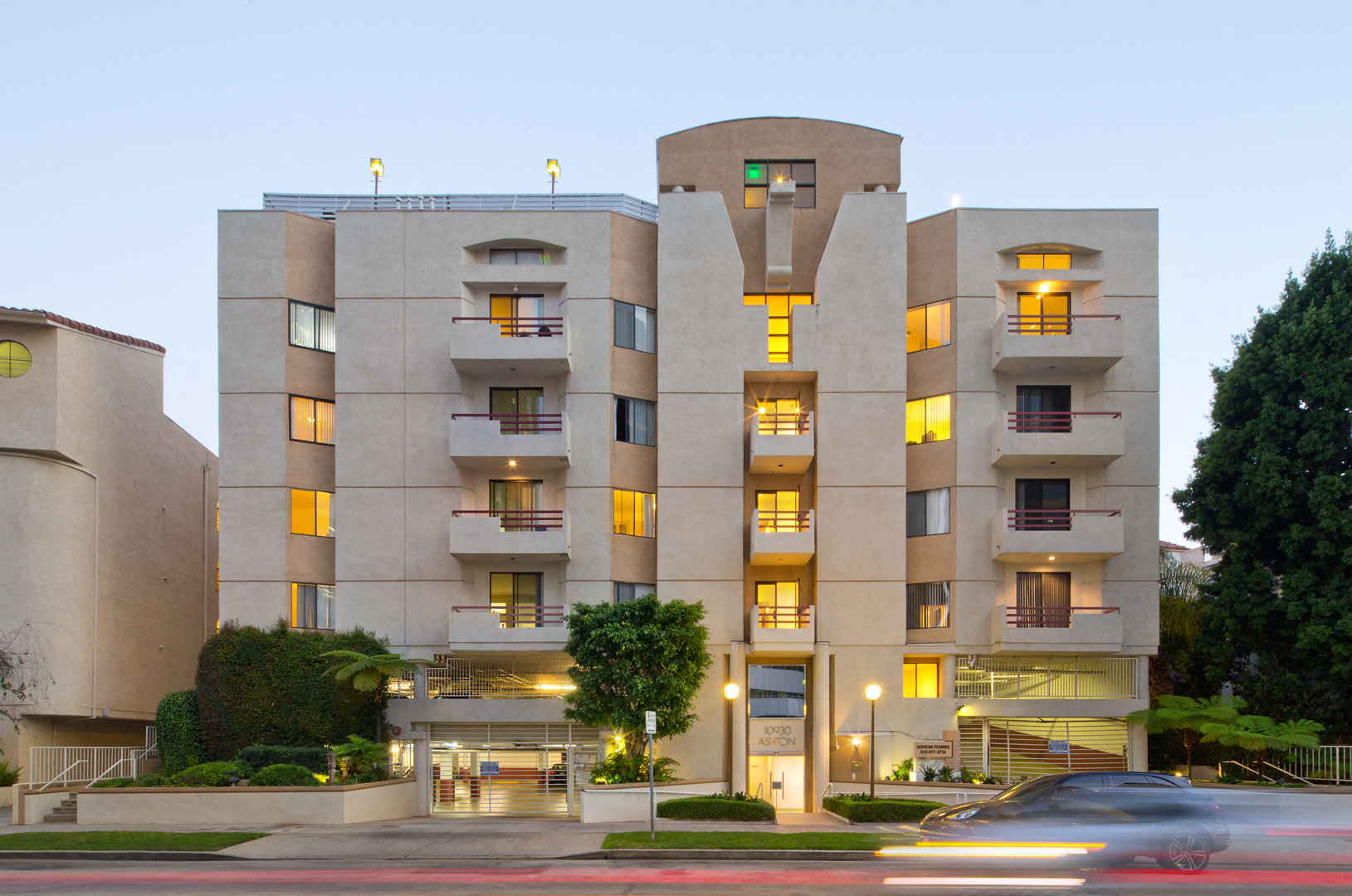 the building in which the hotel is located