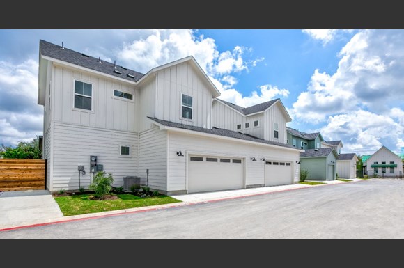 Birdsong at Alamo Ranch Apartments, 12130 Alamo Ranch Parkway, San
