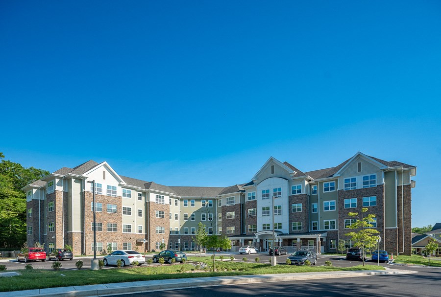 a large apartment building on a city street