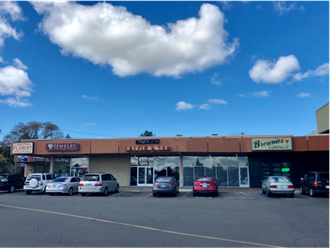 S Hills Shopping Ctr 5858 - 5892 S. Land Park Dr Studio Apartment for Rent