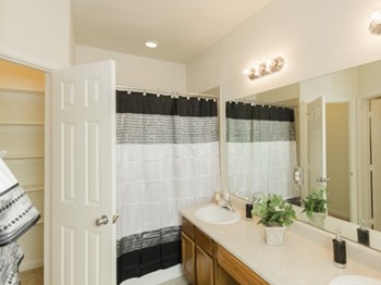 Regency At Lookout Canyon