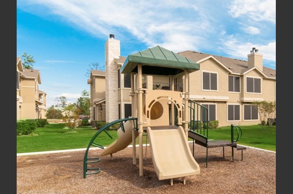Regency At Woodland Townhomes 15000 Mansions View Drive
