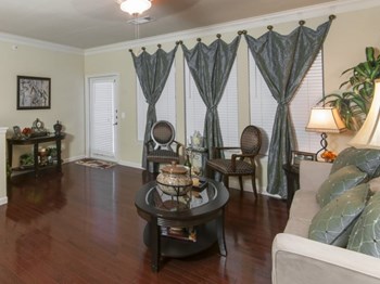 Regency At Woodland Townhomes