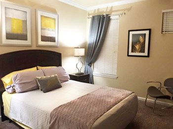 Regency At Woodland Townhomes