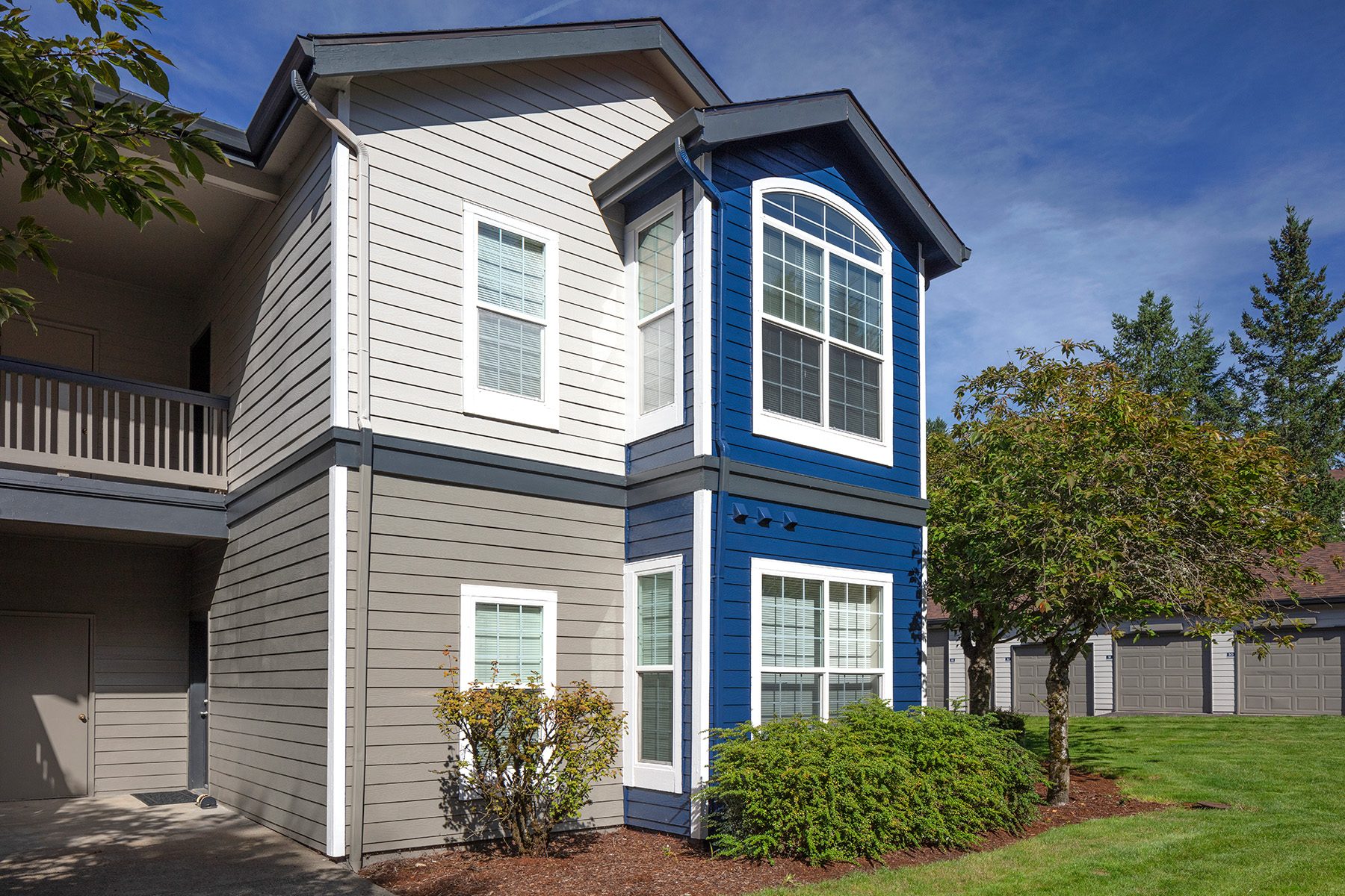 Cascade Summit Apartments and Townhomes for rent in Lake Oswego - Unit Exterior