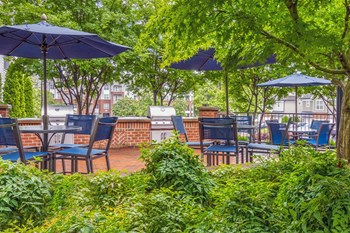 Ayrsley townhomes near Whitewater Center - Gramercy Square at Ayrsley - grills and dining areas - Photo Gallery 9