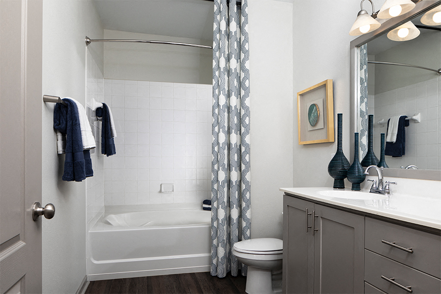 Highlands at Dearborn apartments in Peabody, MA - Upgraded bathrooms with large soaking tubs