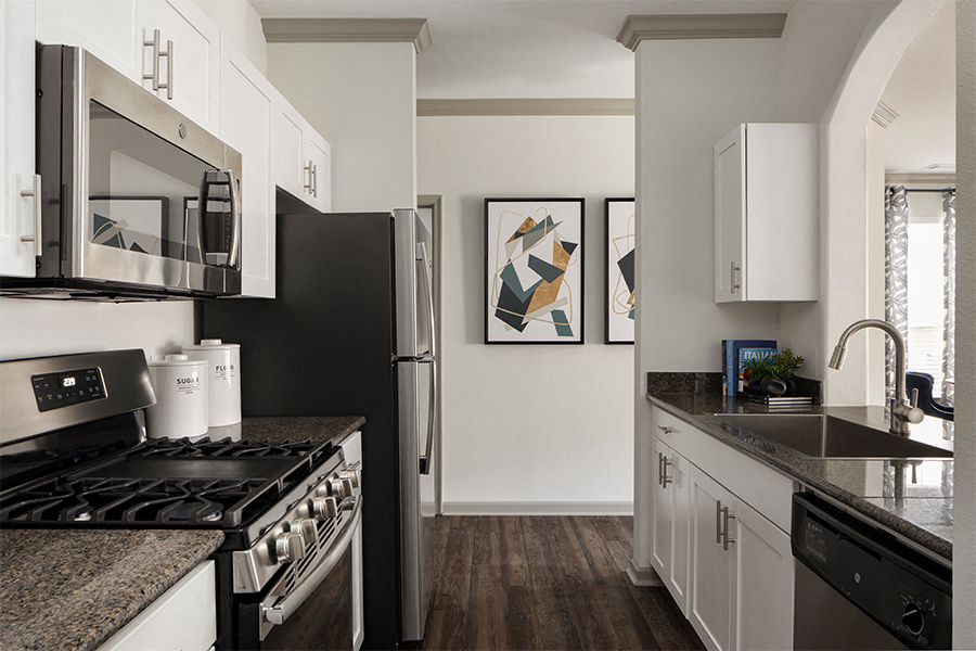 Highlands at Dearborn apartments in Peabody, MA - Granite Countertops