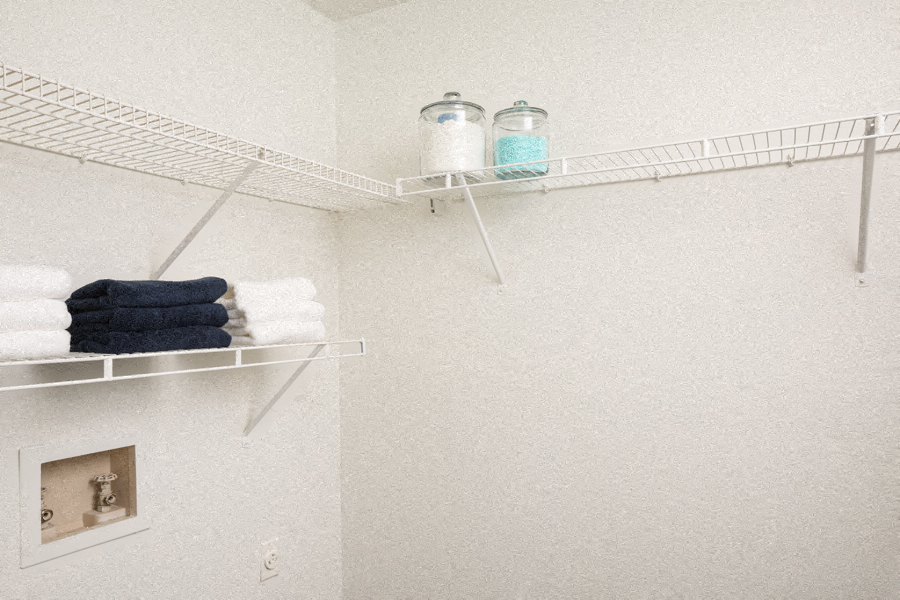 Grapevine Lake Apartments in Grapevine, TX - washer and dyer