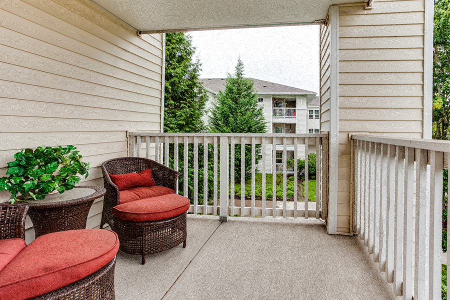 Quatama Crossing private patio or balcony Beaverton OR