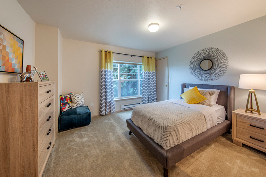 Quatama Crossing - Beaverton, OR - bedroom