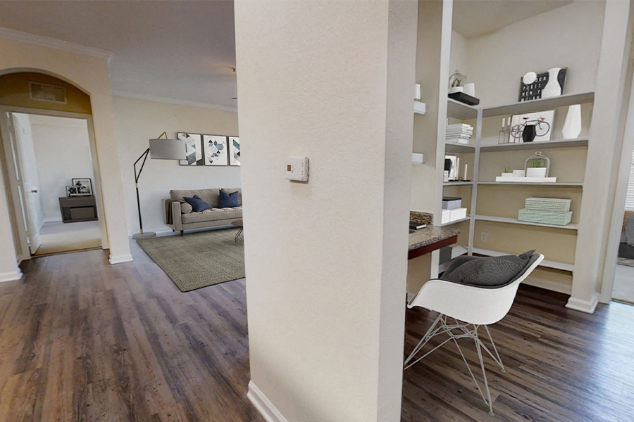 Reserve at Beachline Apartments in Orlando FL - Classic Aartments - Open floor plans, arched openings and built-in desks