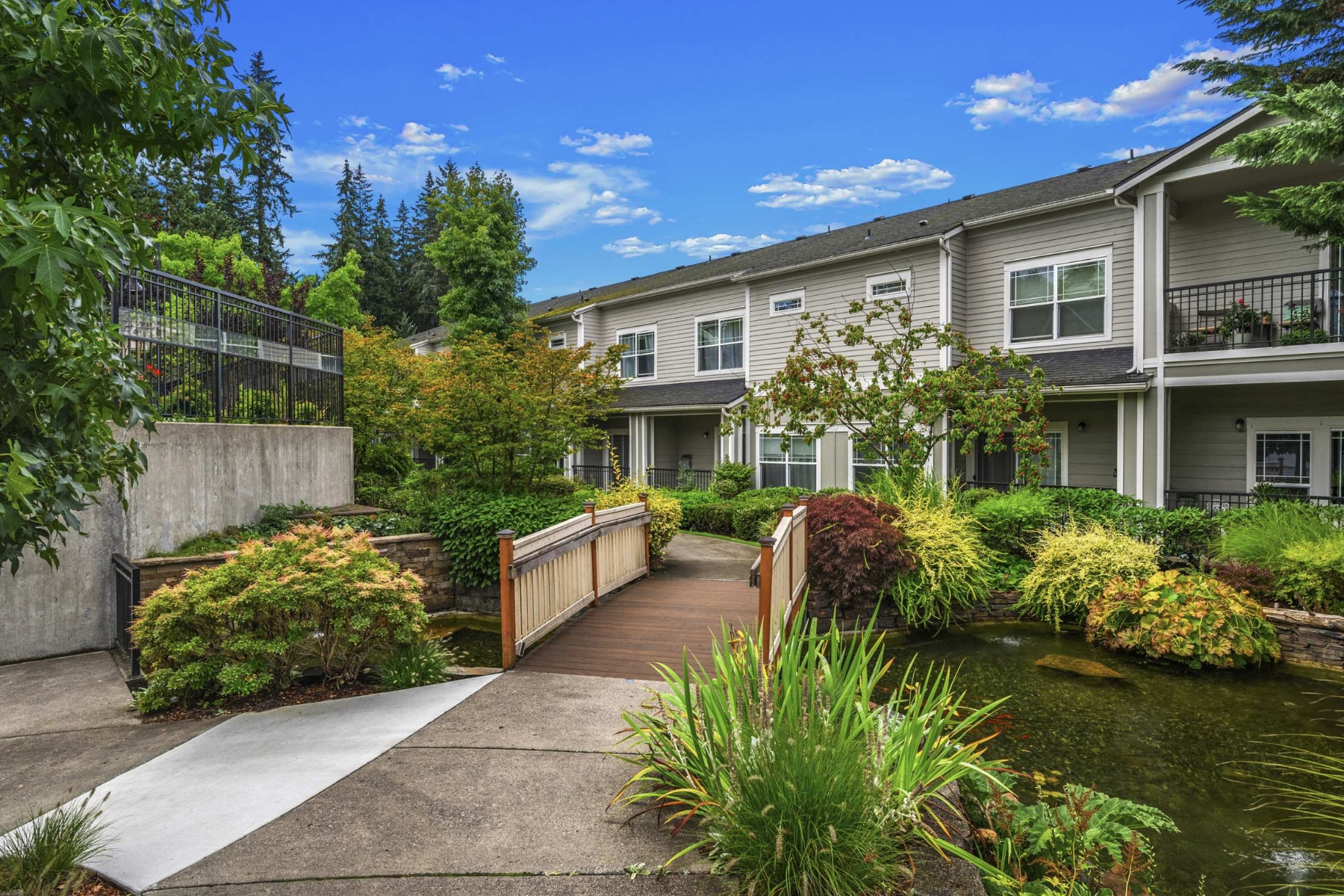 Apartments in the Lake Washington School District - The Lodge at Redmond Ridge - Scenery
