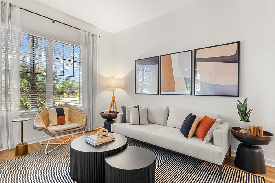 The Sanctuary at Tallyns Reach Apartments in Aurora - Living Room