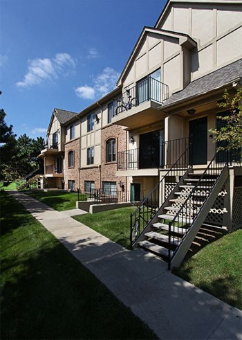 The Edge At Oakland Apartments 2770 Pine Knoll Dr Auburn Hills Mi Rentcafe The Edge At Oakland Apartments 2770 Pine Knoll Dr Auburn Hills Mi Rentcafe