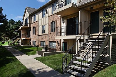 Exquisite Exterior at The Edge at Oakland Apartments, Auburn Hills