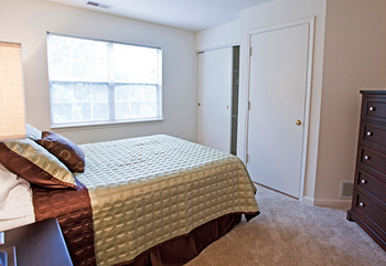 7010 Forest Glen Drive 1-3 Beds Apartment for Rent - Photo Gallery 3