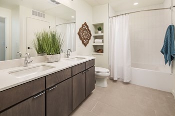 Luxurious Bathrooms at Clovis Point, Longmont, Colorado - Photo Gallery 22