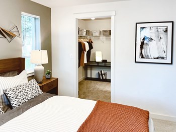 407 Valley Ave. NE 1-3 Beds Apartment for Rent - Photo Gallery 5