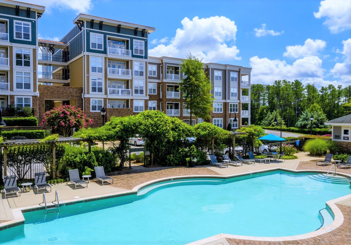 Weston Lakeside LLC Apartments in Cary, NC