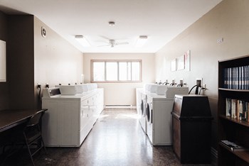 Laundry Center at Capri Meadows - Photo Gallery 7
