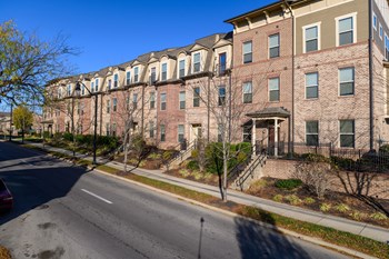 1028 Greenup Street Studio-3 Beds Apartment, Affordable for Rent - Photo Gallery 3