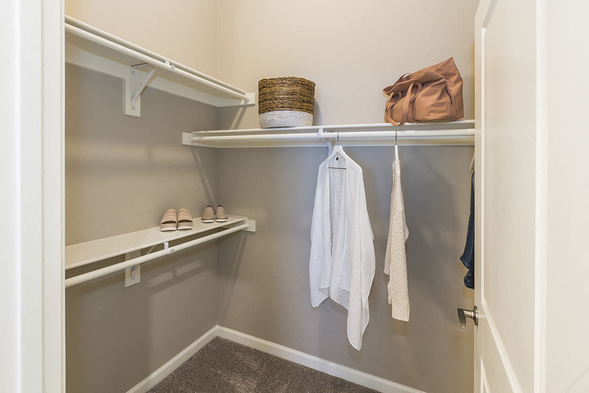 Colorado Springs Apartments Near Me with Spacious Large Closets