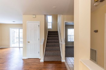 Ashworth Lane 4 Beds Apartment for Rent - Photo Gallery 2