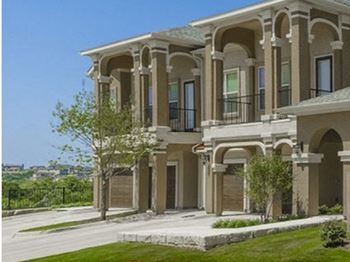 -Covered-Foyer at Mansions Lakeway, Lakeway