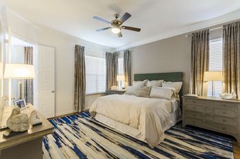 Beautiful Bright Bedroom at Mansions Lakeway, Lakeway, 78738