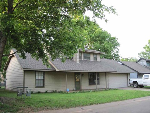 2116 Crestwood Drive 3 Beds Apartment for Rent