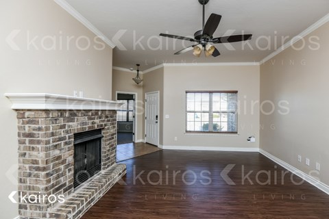 548 W Shadow Ridge Way 4 Beds Apartment for Rent