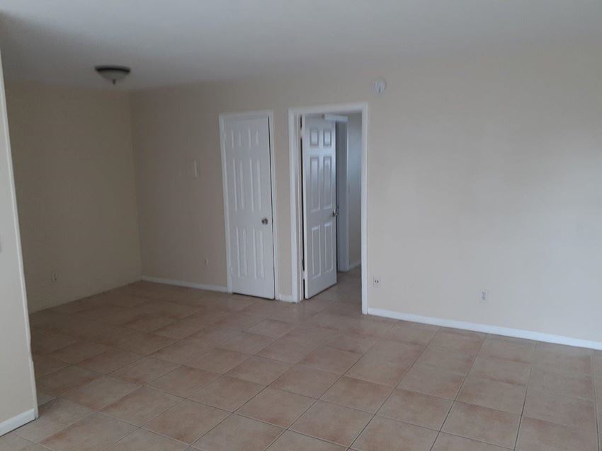 Breezy Palm Apartments