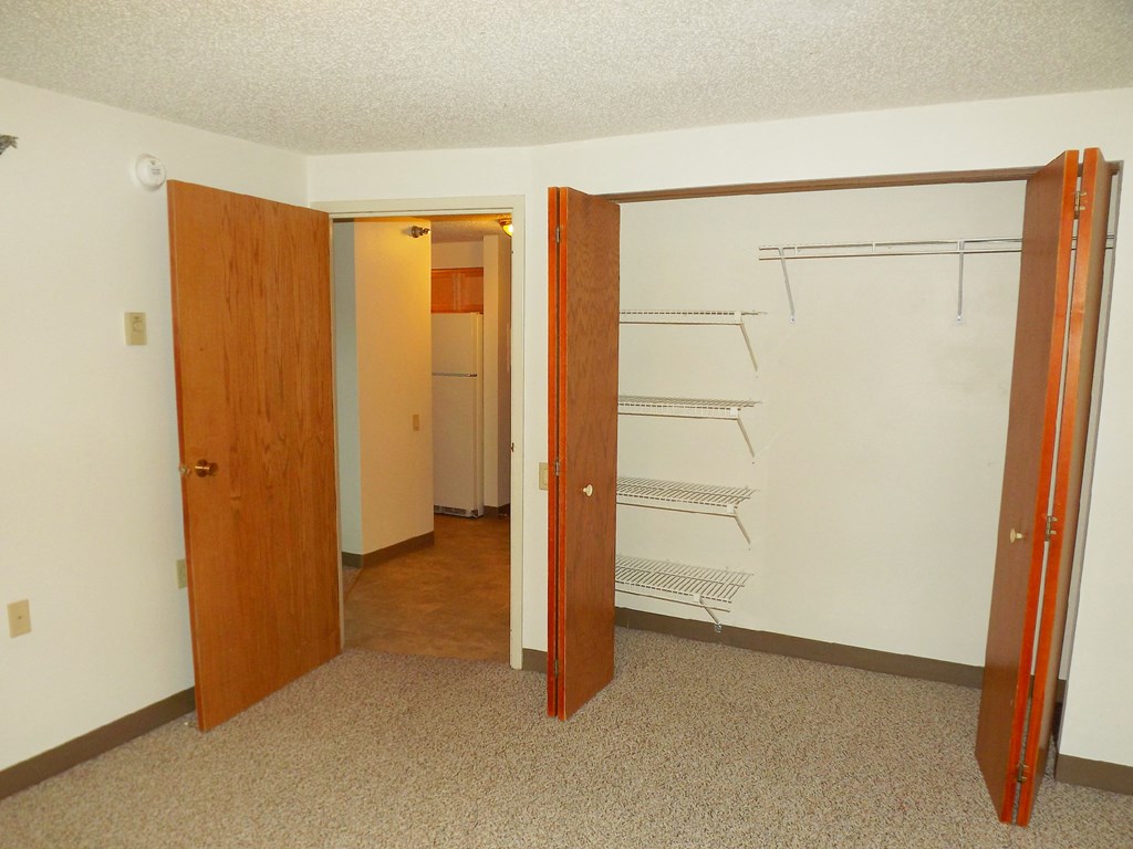 one bedroom apartment closet