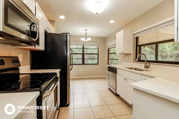 8010 Hathaway Dr 3 Beds House for Rent - Photo Gallery 6