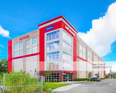 Storage Units for Rent available at 850 Stirling Road, Dania Beach, FL 33004