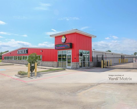 Storage Units for Rent available at 2615 TX-3 South, League City, TX 77573