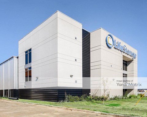 Storage Units for Rent available at 5607 Jefferson Hwy, Elmwood, LA 70123