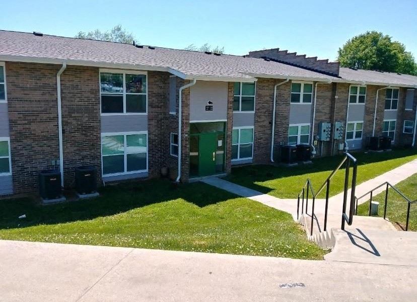 1001 Marion Manor Drive 1-3 Beds Apartment, Affordable for Rent - Photo Gallery 1