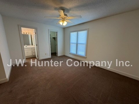 5338 CASTLEWOOD DRIVE 3 Beds Apartment for Rent