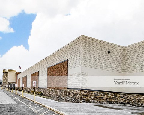 Storage Units for Rent available at 393 East Main Street, Hendersonville, TN 37075