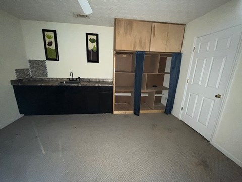 865 Riverside Walk Crossing Northeast 4 Beds Apartment for Rent