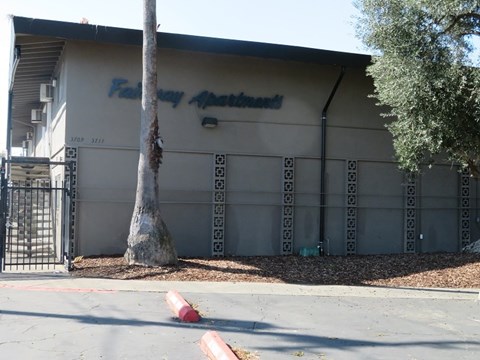3709 & 3711 Morse Ave. 1 Apartment for Rent