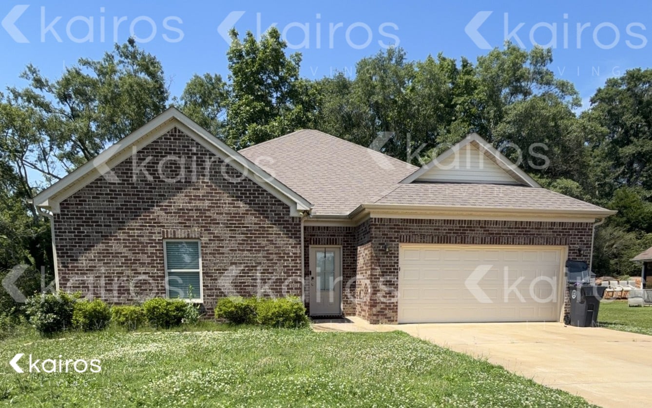 284 Elm Way 3 Beds Apartment for Rent