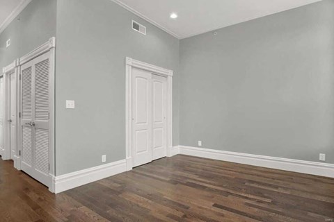 2254 South Grand Boulevard 1-2 Beds Apartment for Rent - Photo Gallery 6